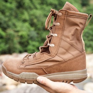 Botas de combate ligeras para exteriores más vendidas para invierno, zapatos de senderismo de entrenamiento de seguridad a la moda, suelas de goma con forro de malla - Product Image 2