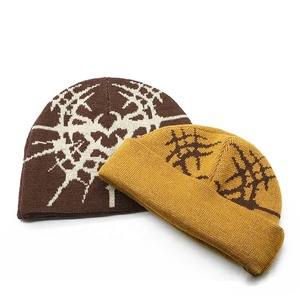 Gorro de punto retro estilo streetwear sin dobladillo con patrón de llamas jacquard, gorro de invierno de acrílico estilo <span class=keywords><strong>anime</strong></span> para hombre, venta al por mayor, personalizado - Product Image 3
