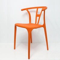 Chaise en plastique moulée par injection intégrée OEM ODM avec accoudoir ergonomique, logo personnalisé, couleur personnalisable, empilable, mobilier de maison en gros