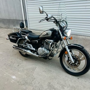 Motocicleta Suzuki Yuku 150 de Segunda Mano, Estilo Deportivo, con Motor de Gasolina - Product Image 4