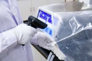 Testeur d'intégrité par décompression de sacs de médicaments liquides ASTMF F2095 - Product Image 4