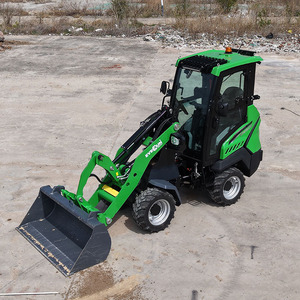 Mini-chargeuse sur pneus électrique ERW1525E, batterie LFP 324Ah, zéro émission, chargeuse compacte pour usage intérieur, agricole et municipal - Product Image 3