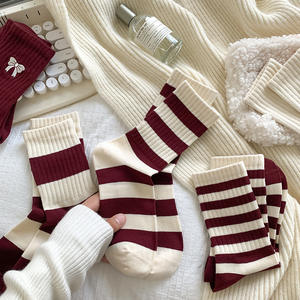 Chaussettes mi-mollet en coton pour femme, style décontracté, motif nœud, imprimé numérique, style jeune, motif uni polyvalent, doublure en coton - Product Image 5