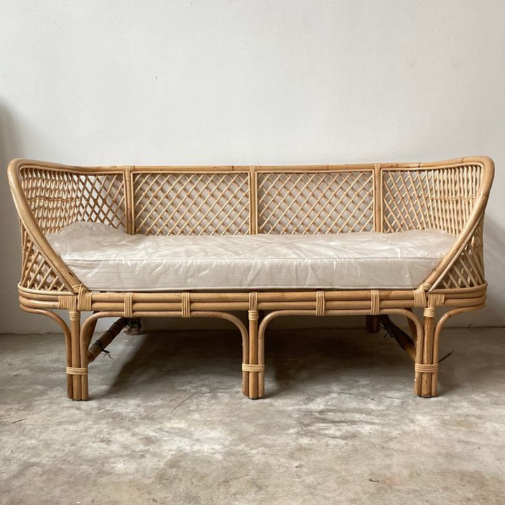 Direct Vietnam Manufacturer Durable Solid Wood Rattan Sofa Bed Well