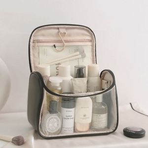 Bolsa de Cosméticos de Cuero PU de Lujo Personalizada, Bolsa de Almacenamiento de Artículos de Aseo Transparente de TPU para Viaje, Bolsa de Maquillaje Transparente para Mujer con Gancho para Colgar - Product Image 5