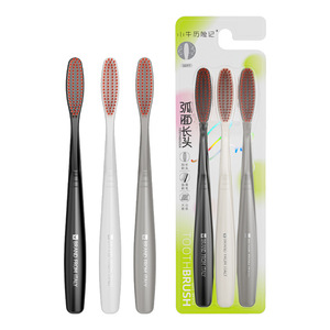 Brosse à dents manuelle pour adultes Little Bull Adventures, à tête incurvée et poils souples, lot de 3 - Product Image 5