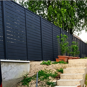 Panneau de clôture tubulaire en aluminium pour jardin, sécurité extérieure, installation facile, clôture de jardin en métal durable pour cour arrière - Product Image 1