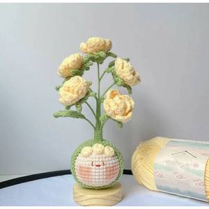 Pendentif Bouquet Tricoté <span class=keywords><strong>à</strong></span> la Main, Ornement de Bouquet au Crochet Exquis, Breloque de Sac Fleurie Faite <span class=keywords><strong>à</strong></span> la Main, Breloque <span class=keywords><strong>Clé</strong></span> au Crochet - Product Image 4