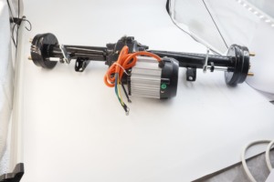 Motore sincrono a magneti permanenti YP, Yuxin da 1,2 kW con riduttore e trasmissione per trattori e motozappe - Product Image 4
