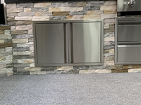 Îlot de barbecue modulaire carré en acier inoxydable, armoire de barbecue encastrée avec porte à charnière et finition brossée