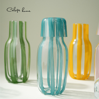Bouteille d'eau en verre rayée avec couvercle et ensemble de tasses, carafe en verre à rayures verticales, vaisselle pour la maison, l'hôtel, logo personnalisé OEM