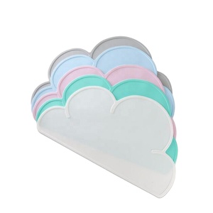 Tapis de table en silicone pour enfants, forme nuage, antidérapant - Product Image 1