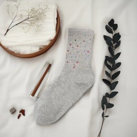 Chaussettes courtes en coton respirantes et absorbantes, tricotées avec des gemmes de diamant brillantes et colorées, pour l'été, noir et blanc