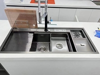 Évier de cuisine moderne fait main en acier inoxydable 304 à cuve unique avec poubelle et lave-tasses