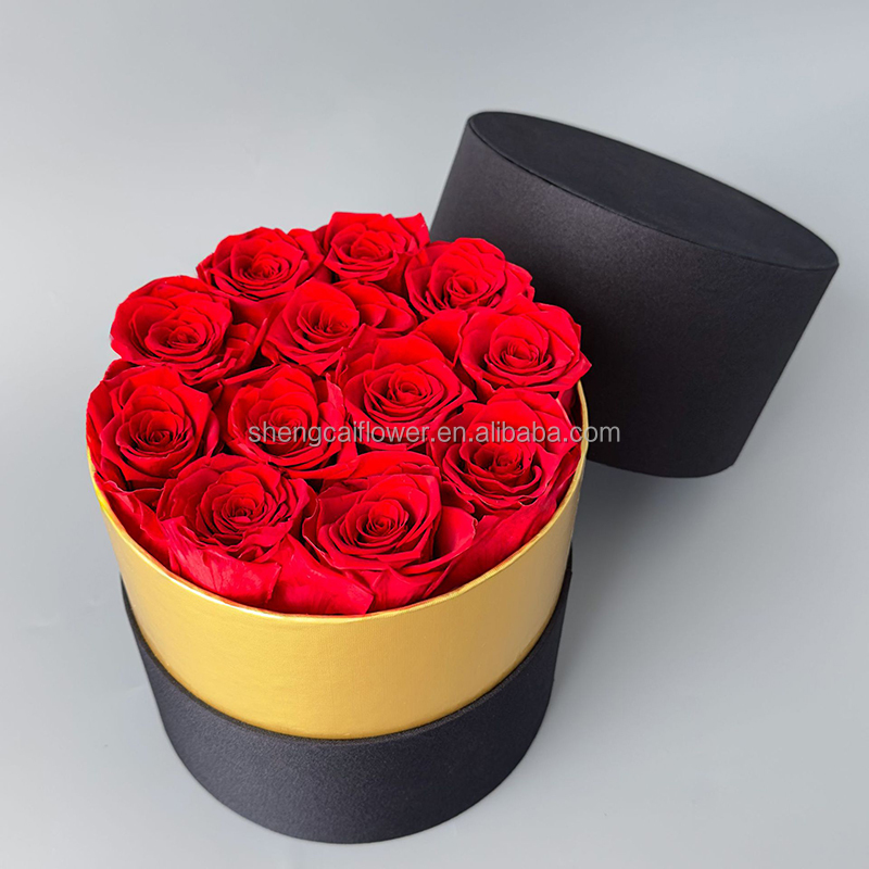 red round 12 roses