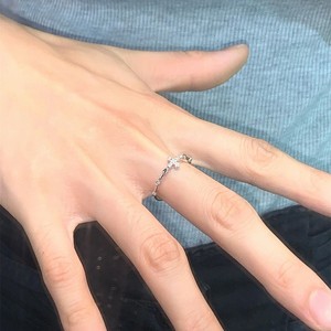 Anelli a Croce in Argento Placcato con Design Classico e Zirconia Cubica per Regali di Anniversario da Donna - Product Image 3