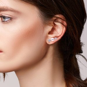 Pendientes de Plata de Ley 925 con Perlas y Diseño de Flecha YILUN, Pendientes de Plata con Baño de Rodio, Diseño Elegante para Mujer - Product Image 5