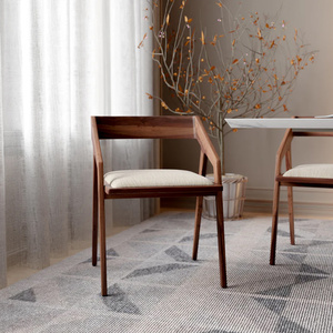 Silla Clásica para Sala de Estar Diseñada para un Asiento Cómodo, Soporte Ergonómico y Uso Diario - Product Image 5