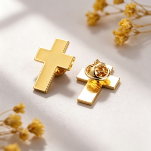 Pin de solapa religioso católico de esmalte con cruz puntiaguda, rojo y dorado, accesorio de ropa, al por mayor - Product Image 2