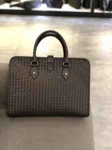 Porte-documents de luxe en cuir véritable tressé à la main pour homme, sacoche d'affaires professionnelle pour ordinateur portable, mallette de bureau haut de gamme personnalisable - Product Image 2