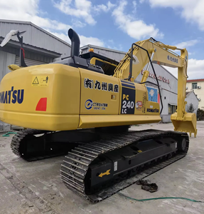 Excavadora usada sobre orugas grande de 24 toneladas KOMATSU usada en Japón original con motor central y componentes de bomba a la venta - Product Image 6
