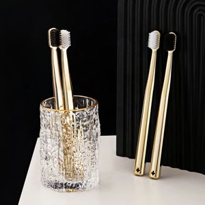 2025 nuevo cepillo de dientes de cerdas suaves chapado en oro de gama alta embalaje independiente Material PP uso doméstico para adultos limpieza conveniente OEM - Product Image 1