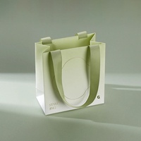 Scatola per Gioielli di Alta Gamma Personalizzata a Forma di Libro per San Valentino, Design con Apertura a Ribalta e Chiusura Magnetica, Motivo Semplice