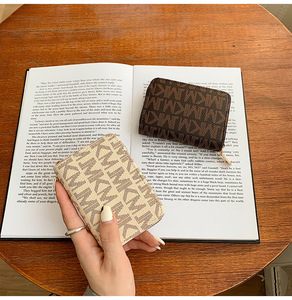 <span class=keywords><strong>Porte</strong></span>-cartes <span class=keywords><strong>PVC</strong></span> grande capacité, portefeuille zippé tendance, <span class=keywords><strong>porte</strong></span>-cartes d'identité et de crédit multi-emplacements, <span class=keywords><strong>porte</strong></span>-monnaie portable, petite pochette - Product Image 4