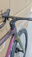 Bicicleta de Carretera de Fibra de Carbono para Adultos, Completamente de Carbono, con Cambio Electrónico Di2 105, Frenos de Disco, para Carreras, Entrenamiento y Recorridos Largos
