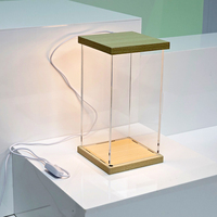 Boîte de présentation en acrylique moderne personnalisée en gros avec options LED multicolores