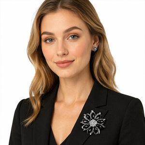 Bros Bunga Hitam Minimalis Mewah untuk Wanita Pria Pin Bunga Berlapis Perak Bertabur Berlian Hadiah Perhiasan Pernikahan Elegan - Product Image 6
