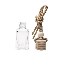 Bouteille de diffuseur vide de 8ml Mini bouteille de parfum de voiture suspendue avec bouchon en bois