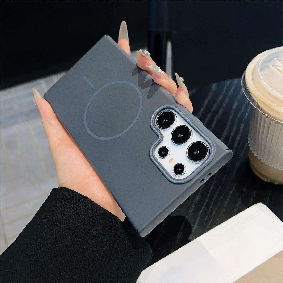 สีเทาชาร์โคล