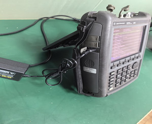 เครื่องวิเคราะห์ไมโครเวฟแบบพกพา Keysight (Agilent) N9918A FieldFox ความถี่ 26.5 GHz ความแม่นยำสูง รับประกัน 1 ปี ผลิตในสหรัฐอเมริกา - Product Image 2