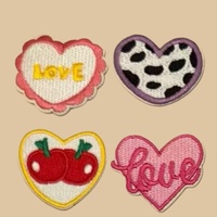 Patchs brodés mignons en tissu sergé motif cœur, thermocollants pour coques de téléphone et sacs, design floral coloré, tailles personnalisées