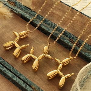 Collar de cadena con colgante de animal de acero inoxidable PVD dorado con diseño de perro y globo, moderno y lindo, para mujer - Product Image 6