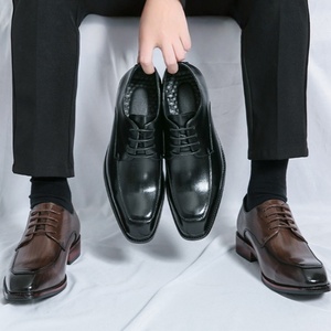 รองเท้าเดรสผู้ชายระดับไฮเอนด์ สไตล์อังกฤษ รองเท้าแฟชั่นอเนกประสงค์สำหรับผู้ชาย รองเท้าเจ้าบ่าวงานแต่งงาน แบบผูกเชือก ส้นแบน - Product Image 1