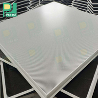 Panneaux de plafond en aluminium à grille résistante à la rouille, intérieurs commerciaux, installation facile, design suspendu décoratif