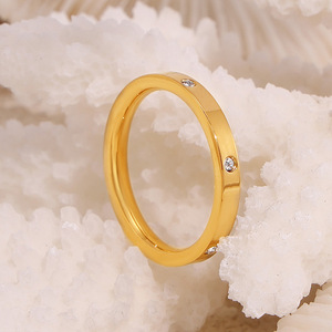 Anillo fino de circonita cúbica redondo completo, anillo de compromiso para mujer, marca de boda, anillo apilable minimalista de Color dorado - Product Image 5