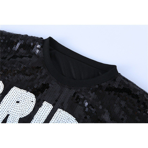 T-shirt a maniche corte <span class=keywords><strong>con</strong></span> <span class=keywords><strong>paillettes</strong></span> scintillanti nere t-shirt <span class=keywords><strong>con</strong></span> <span class=keywords><strong>paillettes</strong></span> a lettera di media lunghezza estiva Casual - Product Image 3