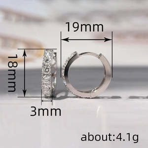 Pendientes pequeños para mujer, forma de anillo simple, pendientes para uso diario, accesorios para las orejas estilo commuter. - Product Image 5