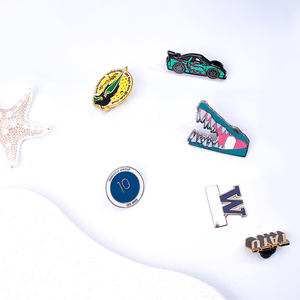 Personalizado al por mayor Pines <span class=keywords><strong>de</strong></span> Metal esmalte Logo insignias dinero Nueva <span class=keywords><strong>Era</strong></span> Rock Band Anime perro gato para <span class=keywords><strong>gorras</strong></span> pegatina Metal promocional - Product Image 1