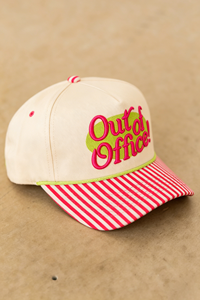 Casquette Snapback Brodé Out Of Office Rayures Rouges et Blanches Visière Courte Chapeau Décontracté de Plage Casquette de Baseball en Toile Ajustable Unisexe pour l'Été - Product Image 2