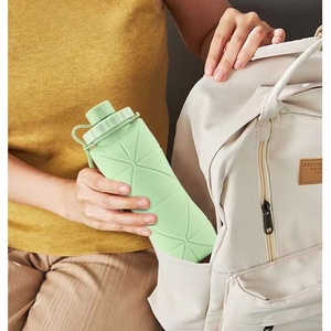 BPA miễn phí dễ dàng để thực hiện thể thao đóng mở chai nước rò rỉ-proof Silicone gấp chai nước cho du lịch - Product Image 6