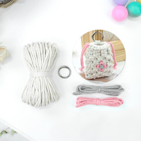 Kit de macramé Daisy en polyester, style bohème, fait main, durable, facile à réaliser, étui pour écouteurs, petite pochette portable, cadeau de festival pour débutants