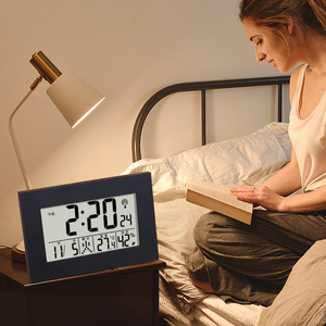 Horloge radio-pilotée rectangulaire, horloge murale électronique à piles avec affichage de la température et de l'humidité - Product Image 3
