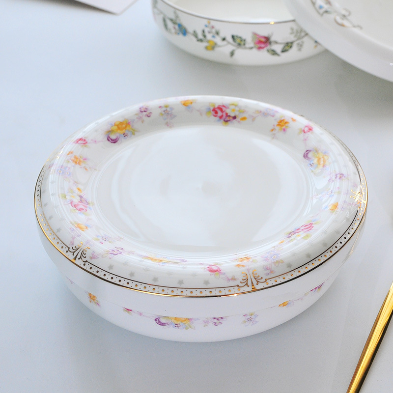 Couvercle en porcelaine pour assiette à nid de 7 pouces de profondeur [fleurs printanières]]&nbsp;?