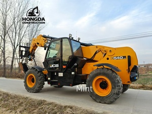 JCB 540-140 Chargeuse télescopique haute portée 4WD d'occasion, avec chargeur rotatif d'une capacité de 4 tonnes et de faibles heures - Product Image 4