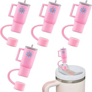 Embouts de paille en silicone personnalisés en gros, 8-12mm, 10mm, avec breloques (infirmières, chapeau de cowboy, nœud, baskets de sport), réutilisables pour la boisson - Product Image 1