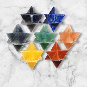 Estrella Merkaba Natural de 8 Puntas de Calidad Premium con Siete Piedras de Chakra para el Crecimiento Espiritual y Mejora de la Energía en Venta - Product Image 1